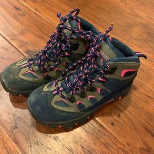 Kid Hiking boot 🥾